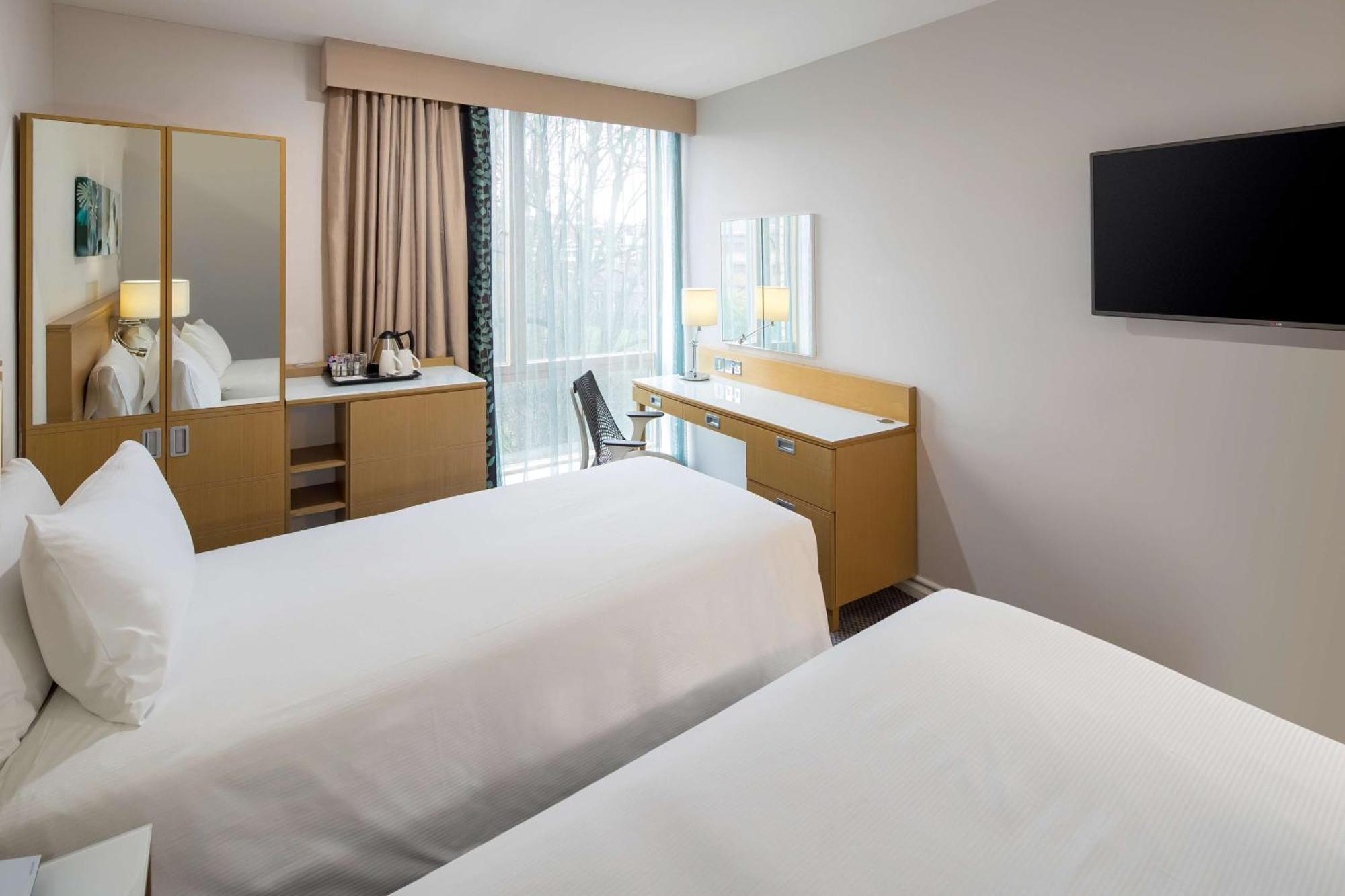 Hilton Garden Inn Bristol City Centre Exterior foto