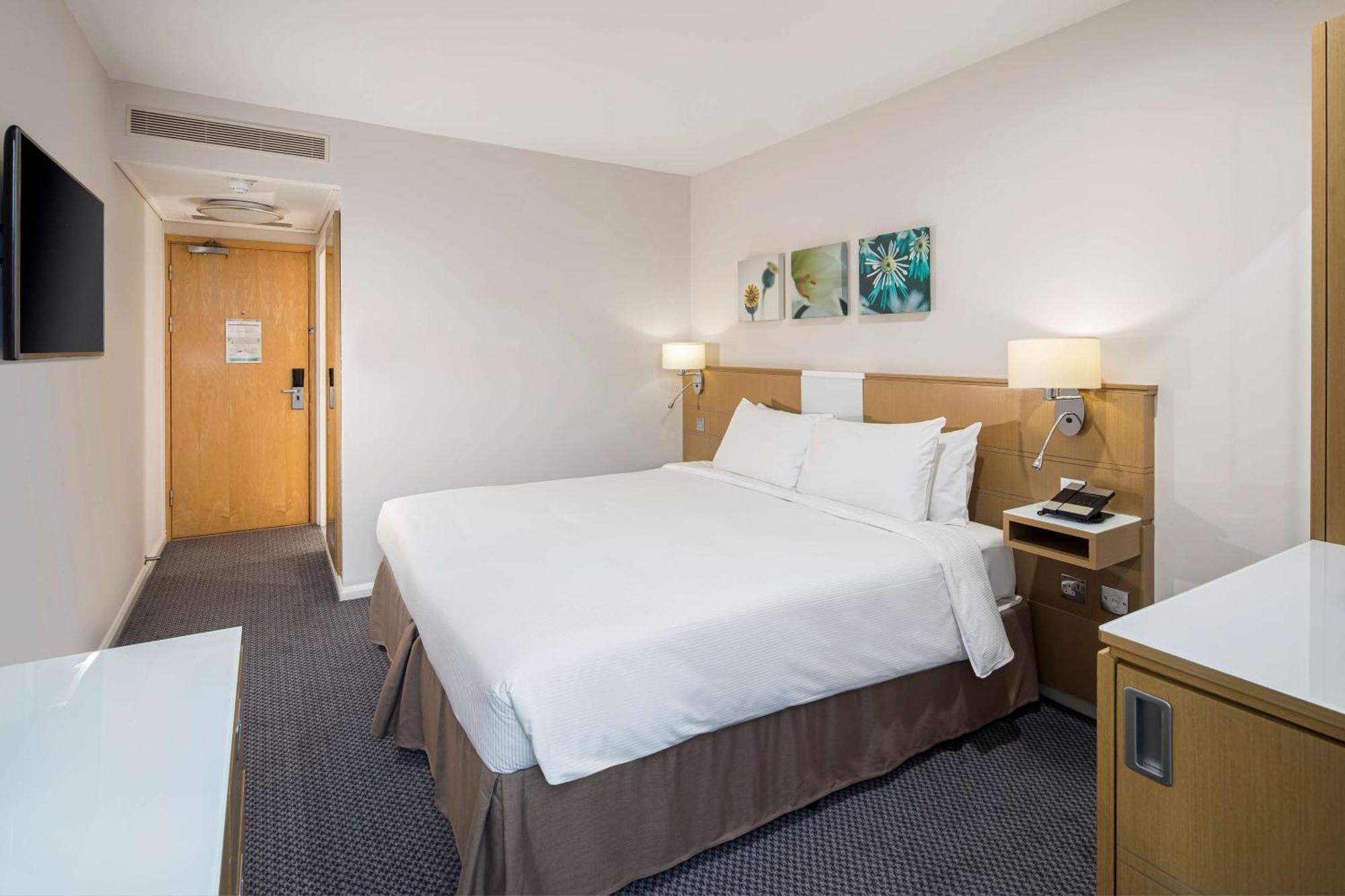 Hilton Garden Inn Bristol City Centre Exterior foto